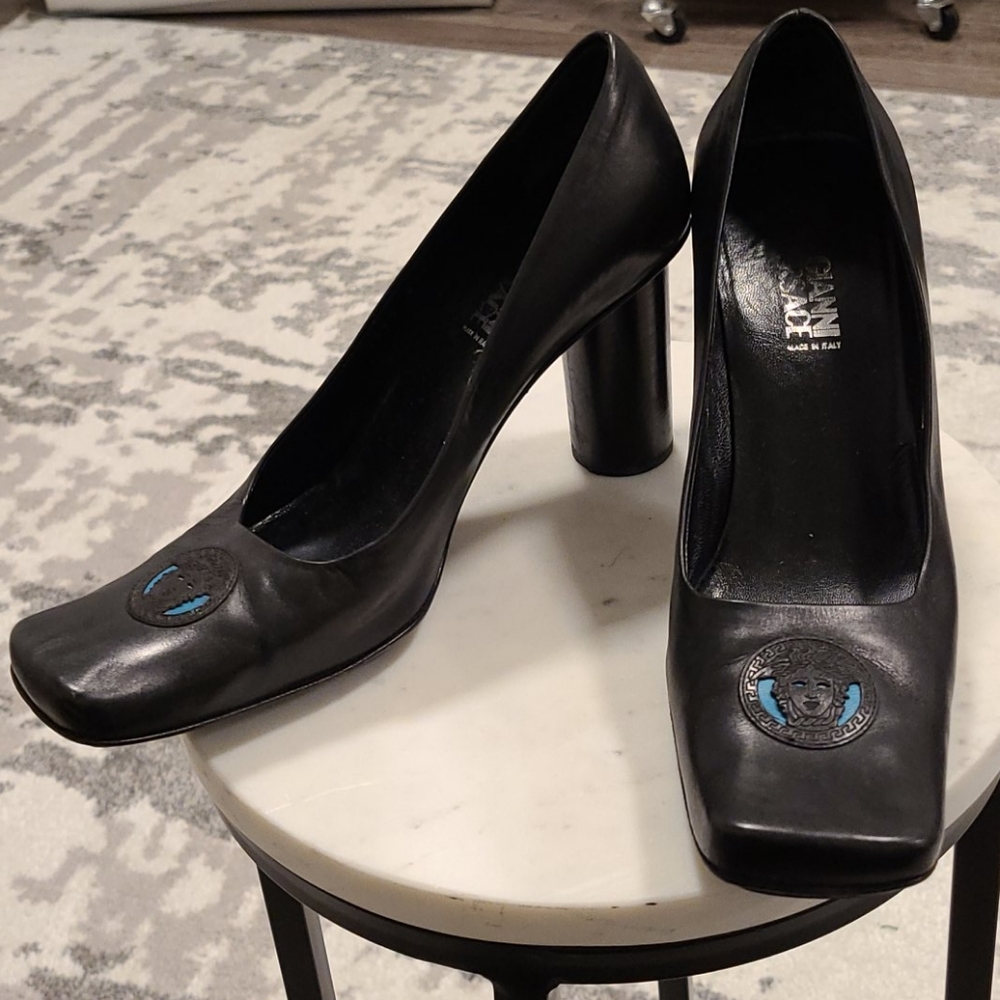 Gianni Versace pumps